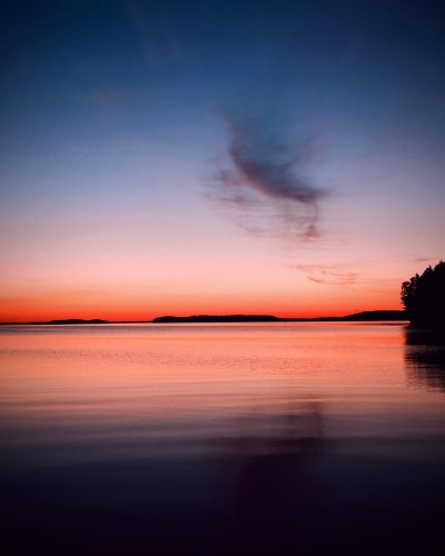 Auringon värittämä ranta, Hinkanrannan saunat